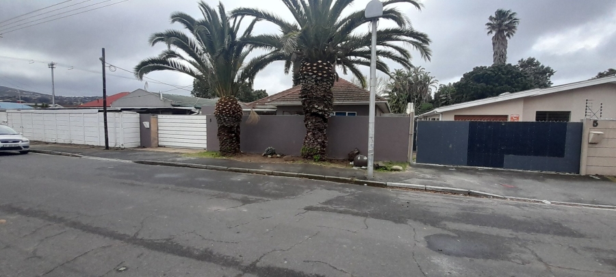 3 Bedroom Property for Sale in Oakdale Western Cape